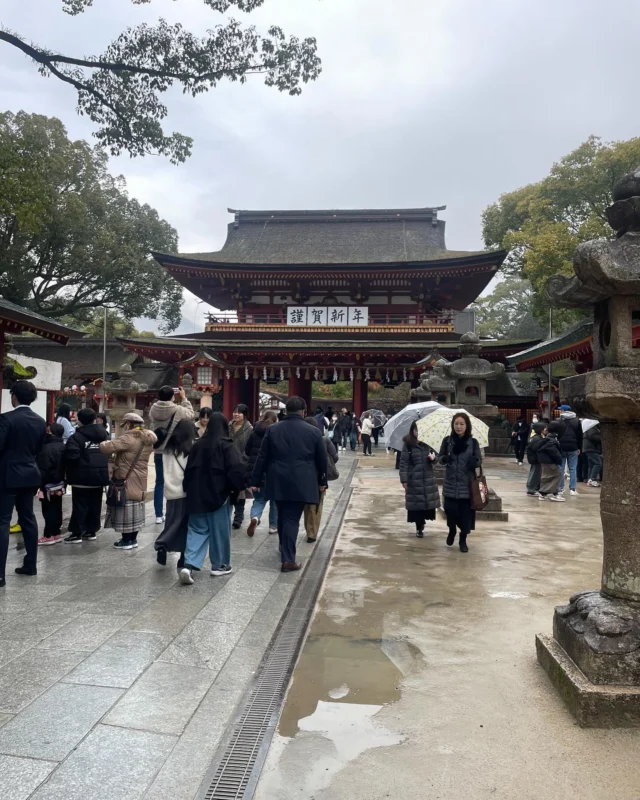 あけましておめでとう御座います。
本年も宜しくお願いします🎍  先日、会社のみんなと太宰府天満宮で安全祈願にいきました。今年も無事故無災害で素晴らしい一年となるよう、努めてまいります。
2025年も会社の様子や、仕事の内容をInstagramの方でアップしていきますので、興味のある方はぜひご連絡ください☺️